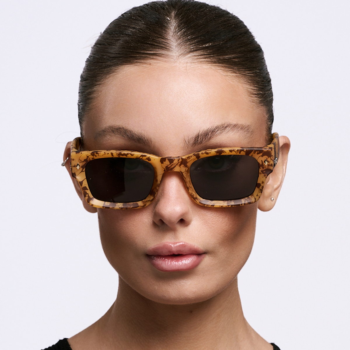 Admiration - Demi Blonde - Gray Lens