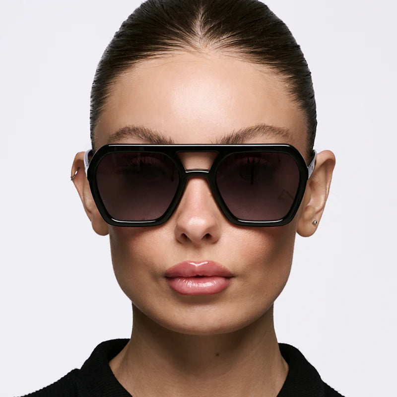 Lyon - Black Shiny - Grey Gradient Lens