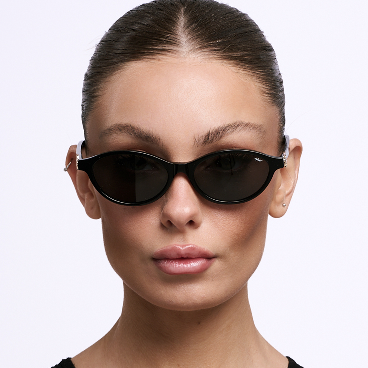 Naomi - Glossy Black - Gray Gradient Lens